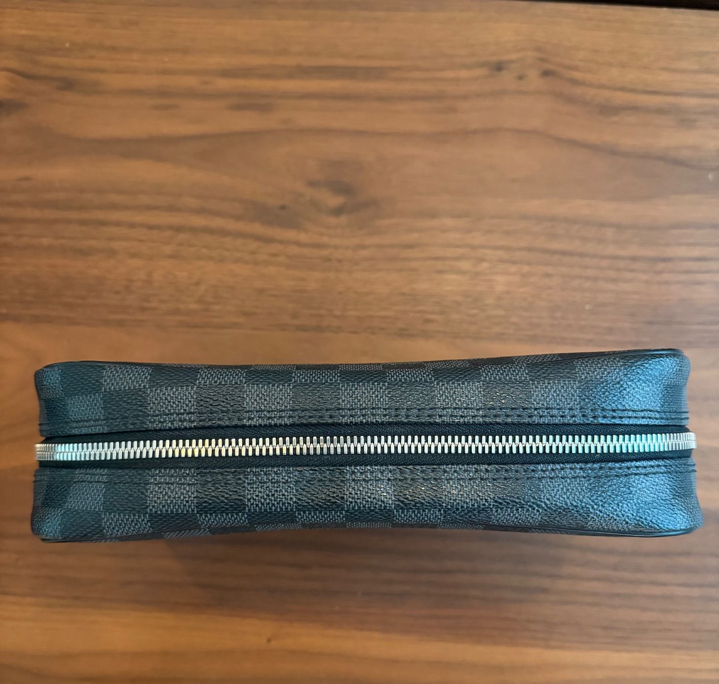 Louis Vuitton Taschen: The Louis Vuitton Damier Graphite bag – Gebraucht aus Zürich von Filo_B 1