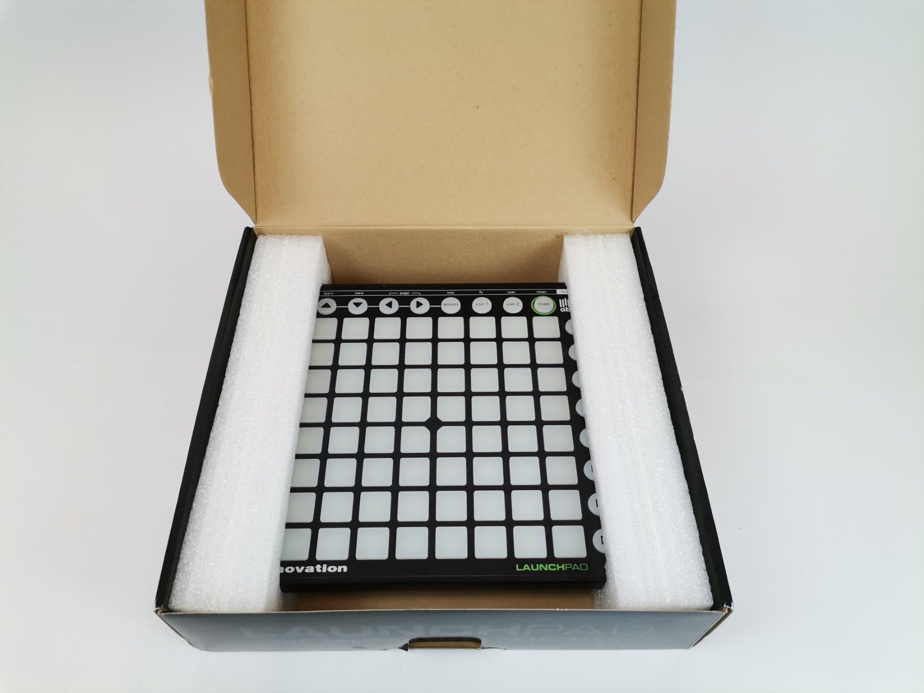 Novation Strumenti musicali: NOVATION Launchpad MIDI Controller – Usato da Schaffhausen venduto da Restwert_SH 5