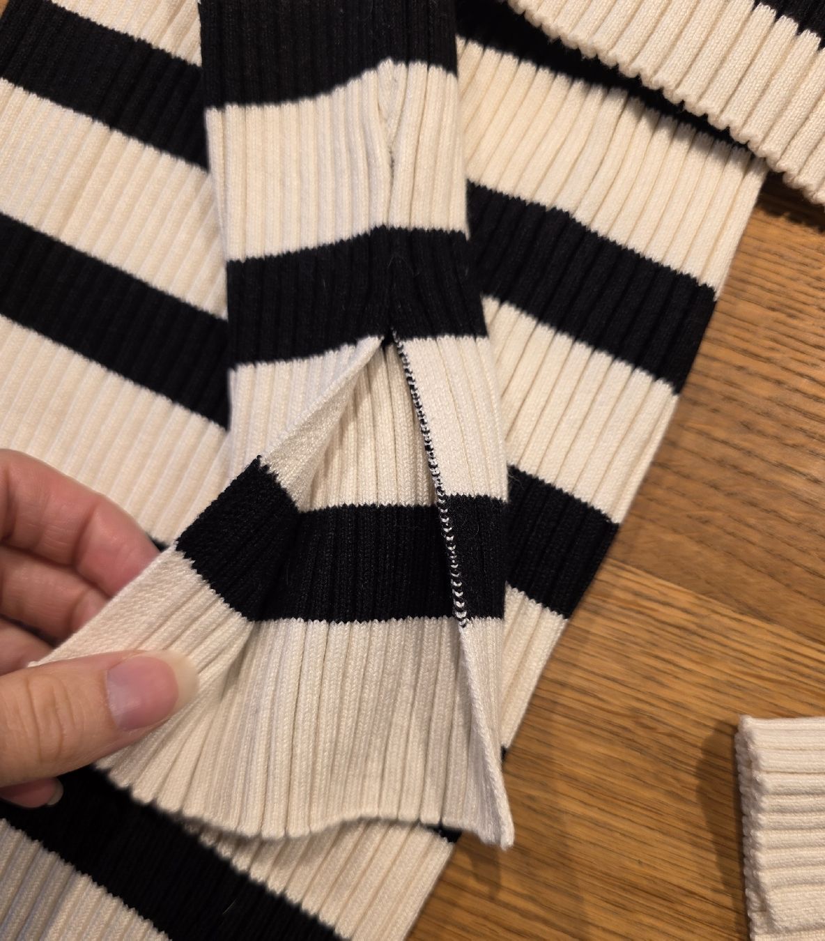 H&M Lotti di vestiti: H&M Zweiteiler Set (Pullover & Rock) – Nuovo (secondo la descrizione) da Rheinfelden venduto da Julanna 1