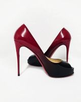 Louboutin Peeptoe Pumps Lack rot-schwarz Gr. 41