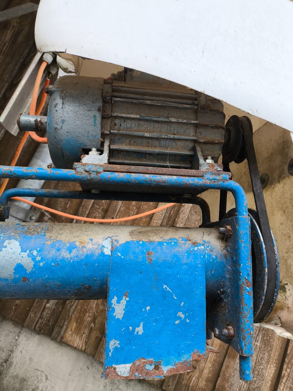 Mangimi: Futtersilo / Kraftfuttersilo (GFK / Glasfaser) mit Elevator – Usato da ruswil venduto da johnwyser 3