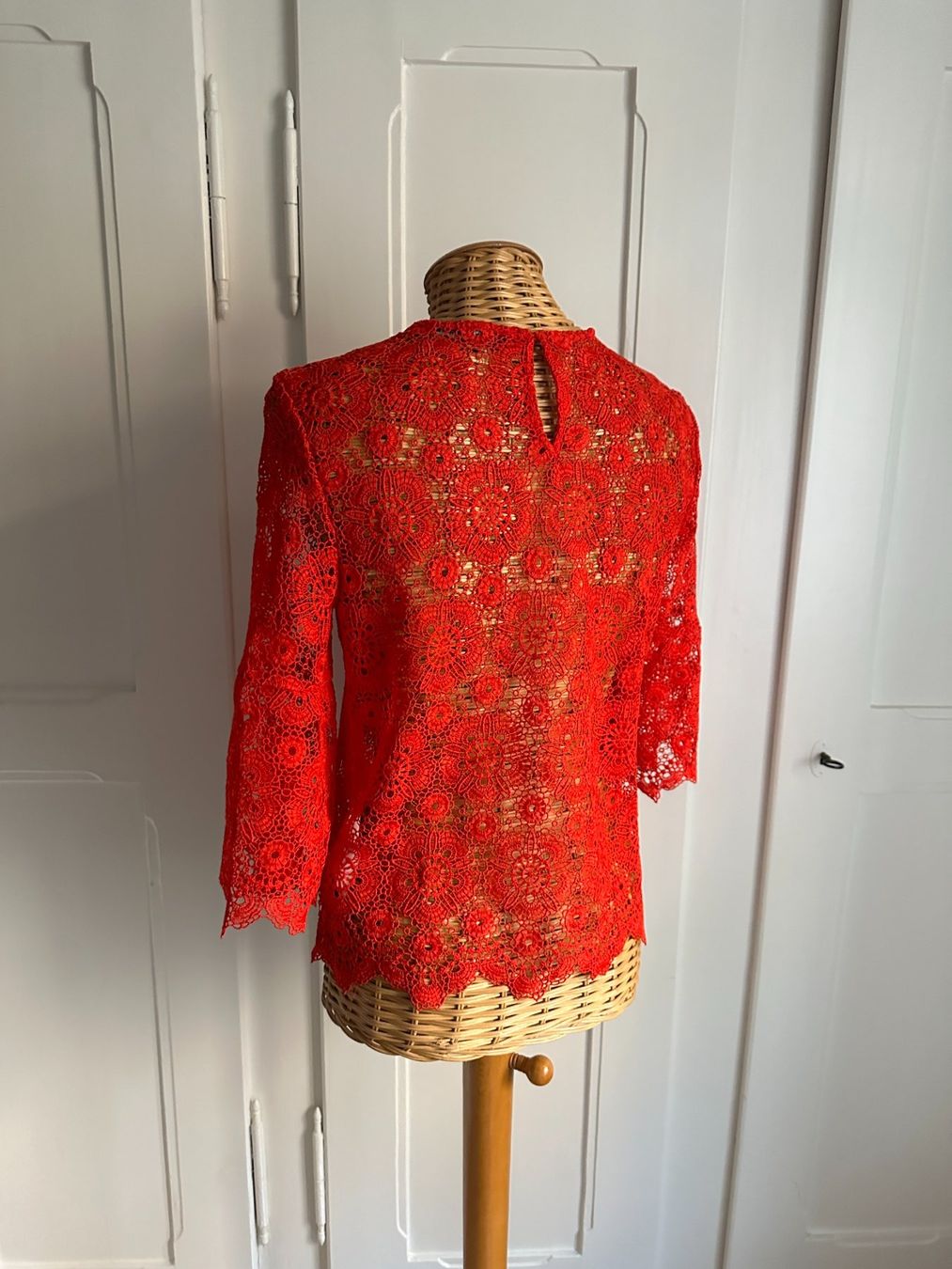 Zara Camicette: ZARA - Spitzen Shirt rot XS – Usato da Zürich venduto da Diazaio 2