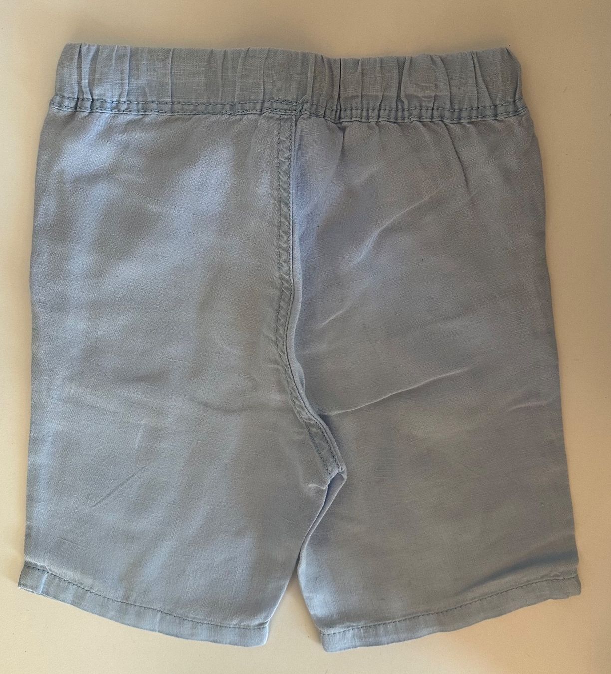 Benetton Pantaloni: 2 Bermuda in lino Benetton – Usato da Castel San Pietro venduto da Moregi 3