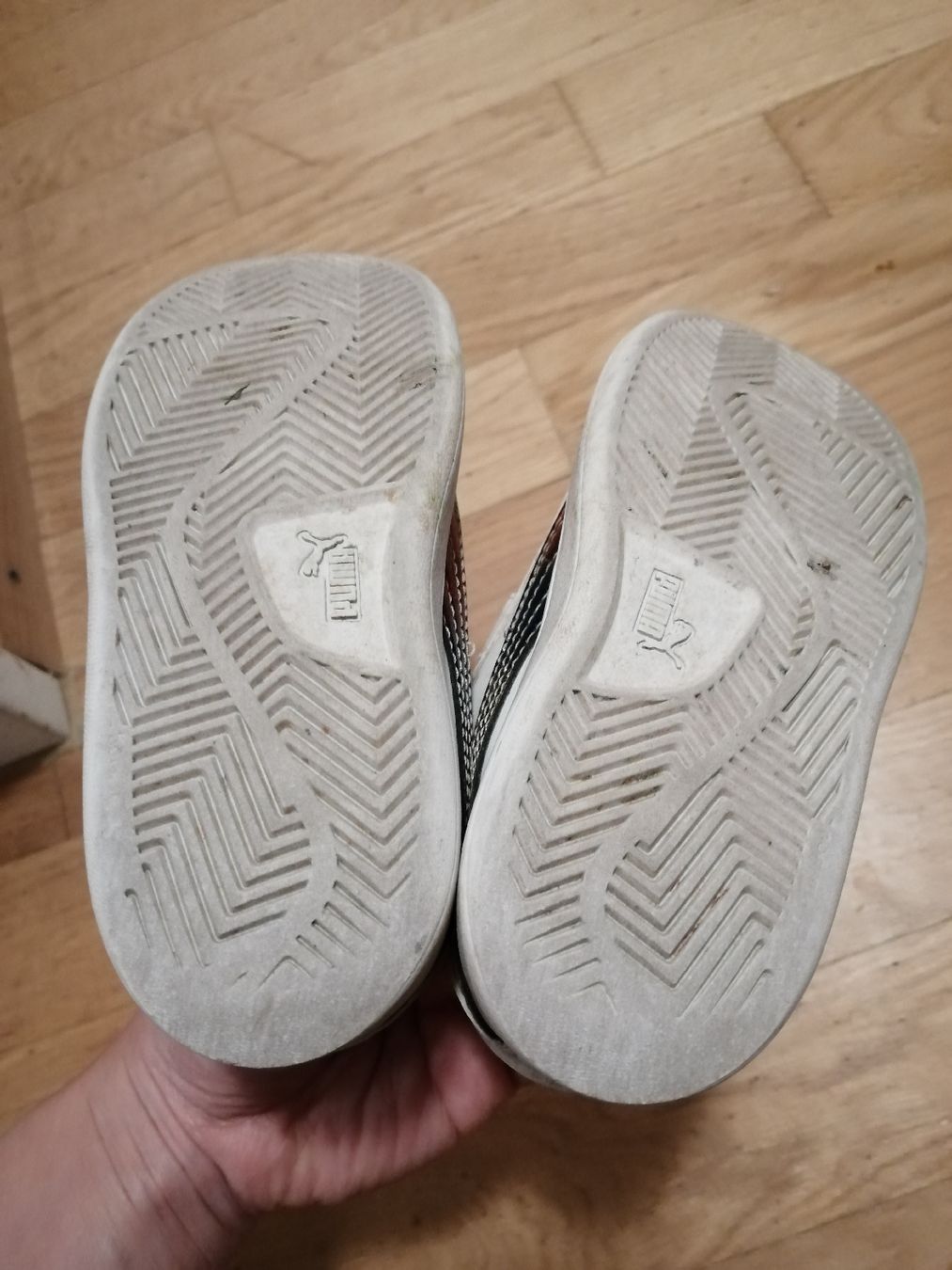 Puma Scarpe per ragazze: Kinderschuhe Gr. 26 Puma – Usato da Oensingen venduto da jia_gs8g 2