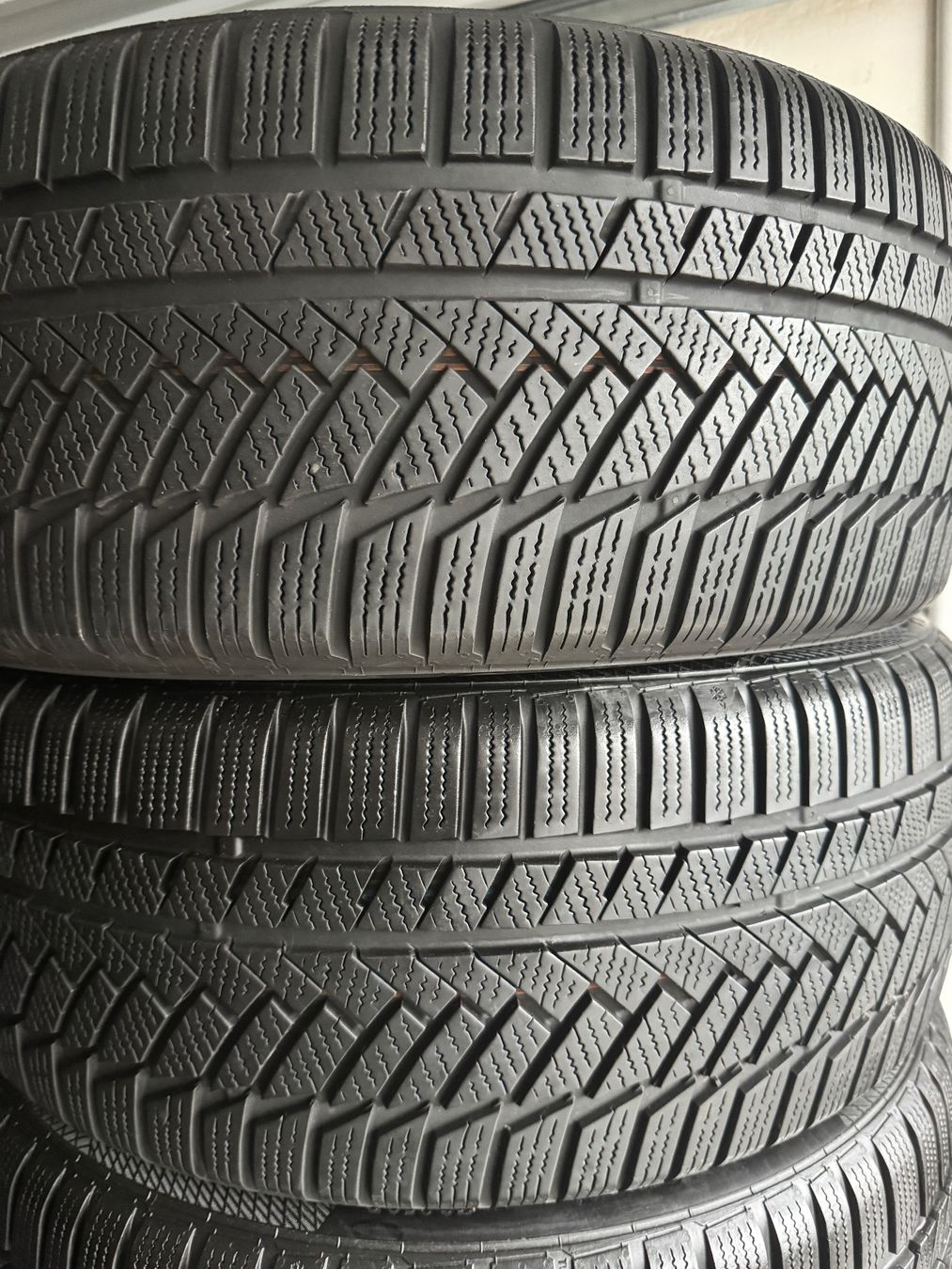 Continental Pneumatici & Ruote complete: 245/45R18 – Usato da Widen venduto da Dinero02