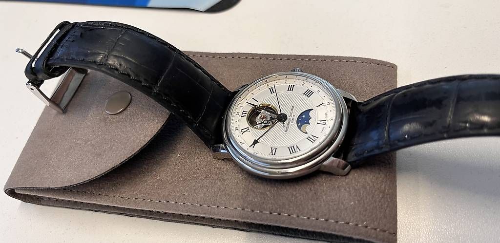 Frederique Constant Uhren: Frederique Constant Classics Heart Beat Moonphase Automatic – Gebraucht aus Schwerzenbach von Mister.T 1