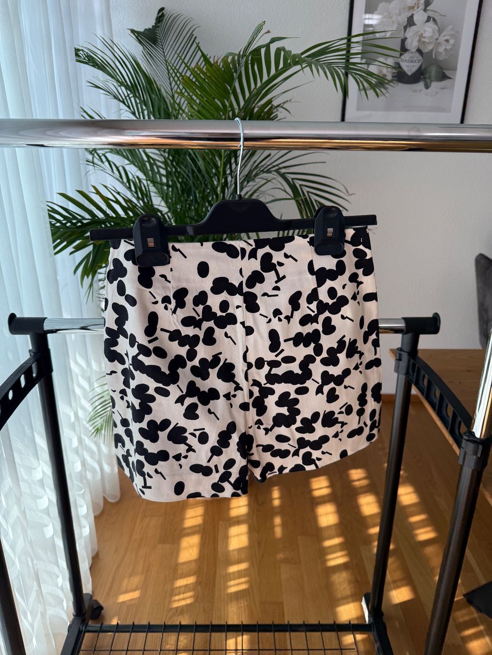 Zara Pantaloni: shorts (xs) – Usato da Freidorf TG venduto da zweithandware 1