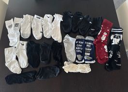 21 Paar Damen Socken Set Nike, Puma - Grössen 38-39 - TOP!