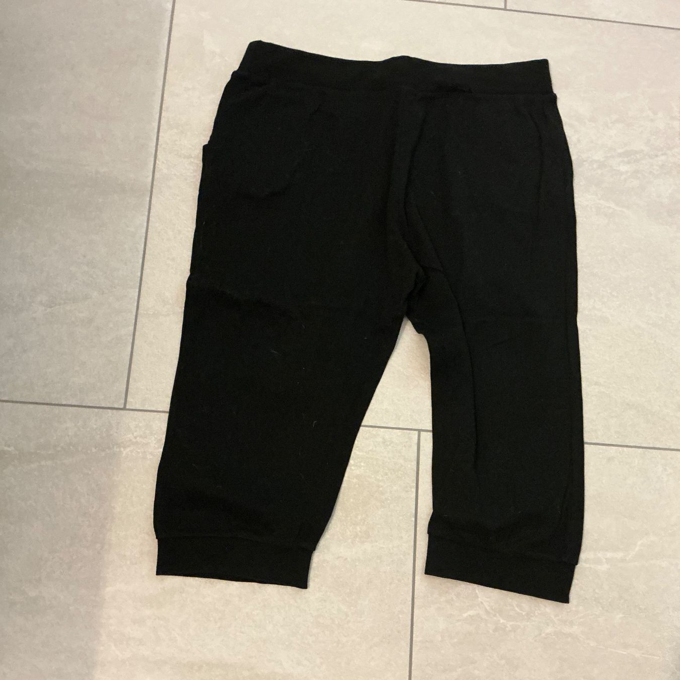 Pantaloni: Schwarze bequeme 3/4 Hose  Gr.L – Usato da Würenlos venduto da sweety5436