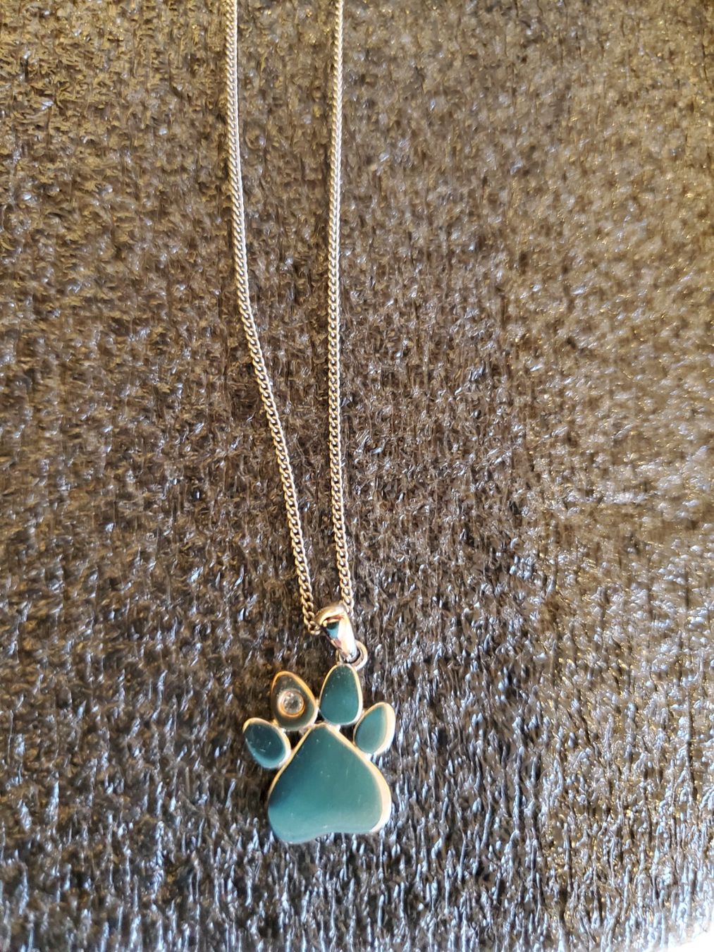 Catenine: Clogau Silberkette mit Pfotenanhänger – Nuovo (secondo la descrizione) da Interlaken venduto da mar_65xg 4