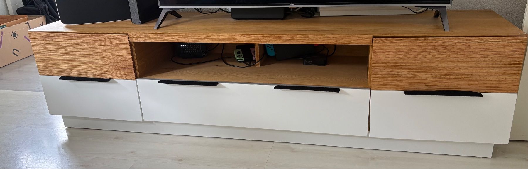 Mobili TV: Sideboard / TV-Möbel Holz/Weiss – Usato da Basel venduto da mar_wvh2