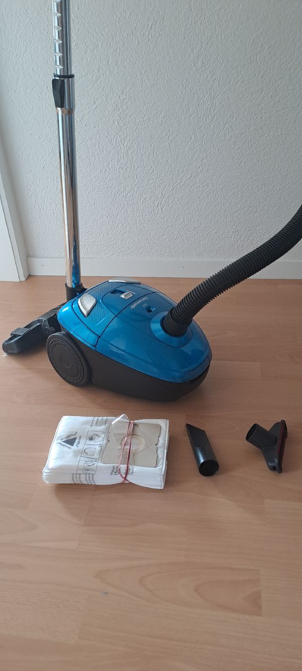 Aspirateurs & Accessoires: Staubsauger hanseatic – D'occasion à Liebefeld par Robot.exe 1