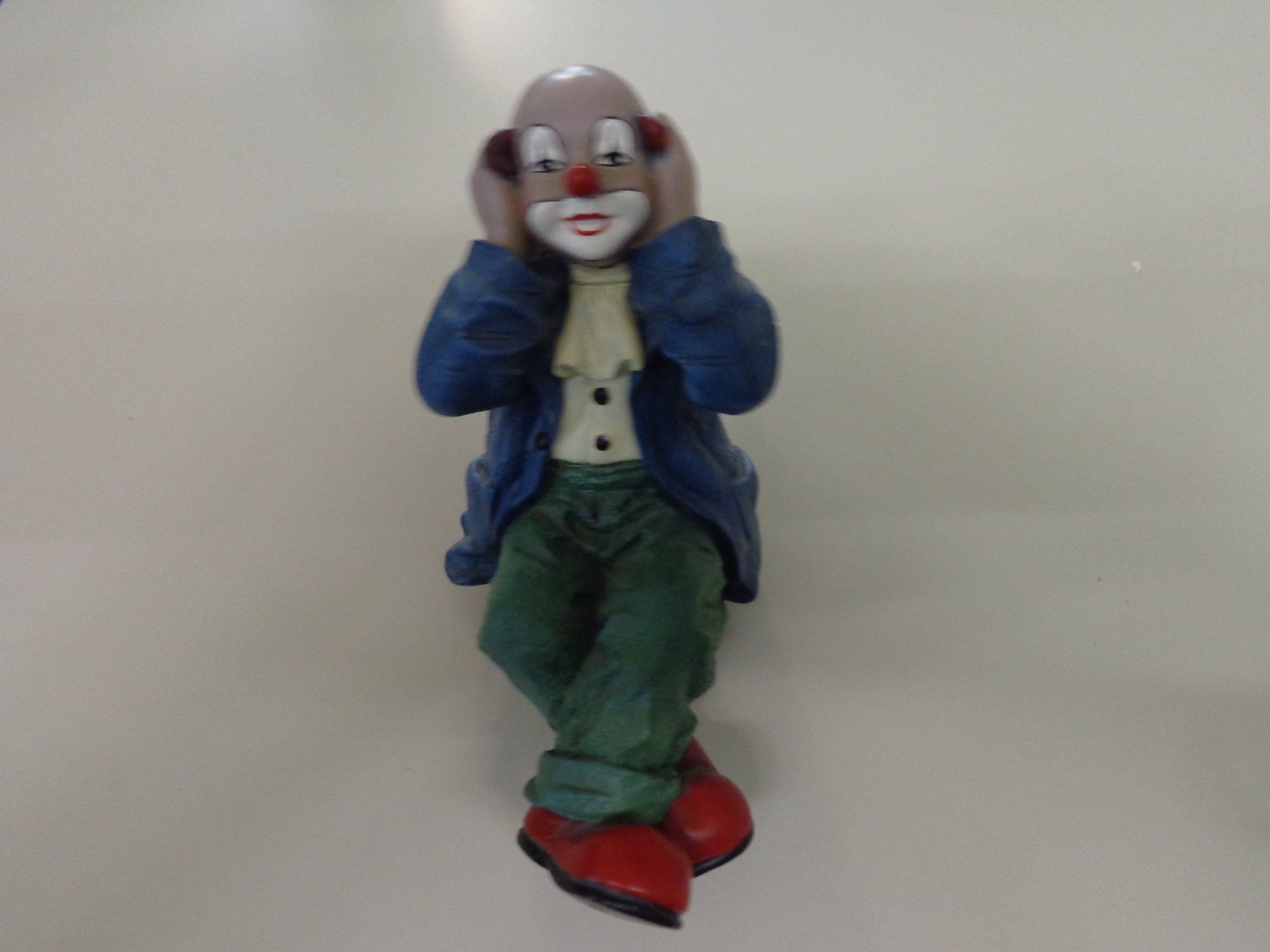 Statuette: Gilde Clown sitzend höre nix Hemd blau – Usato da Liestal venduto da Gecko16 2