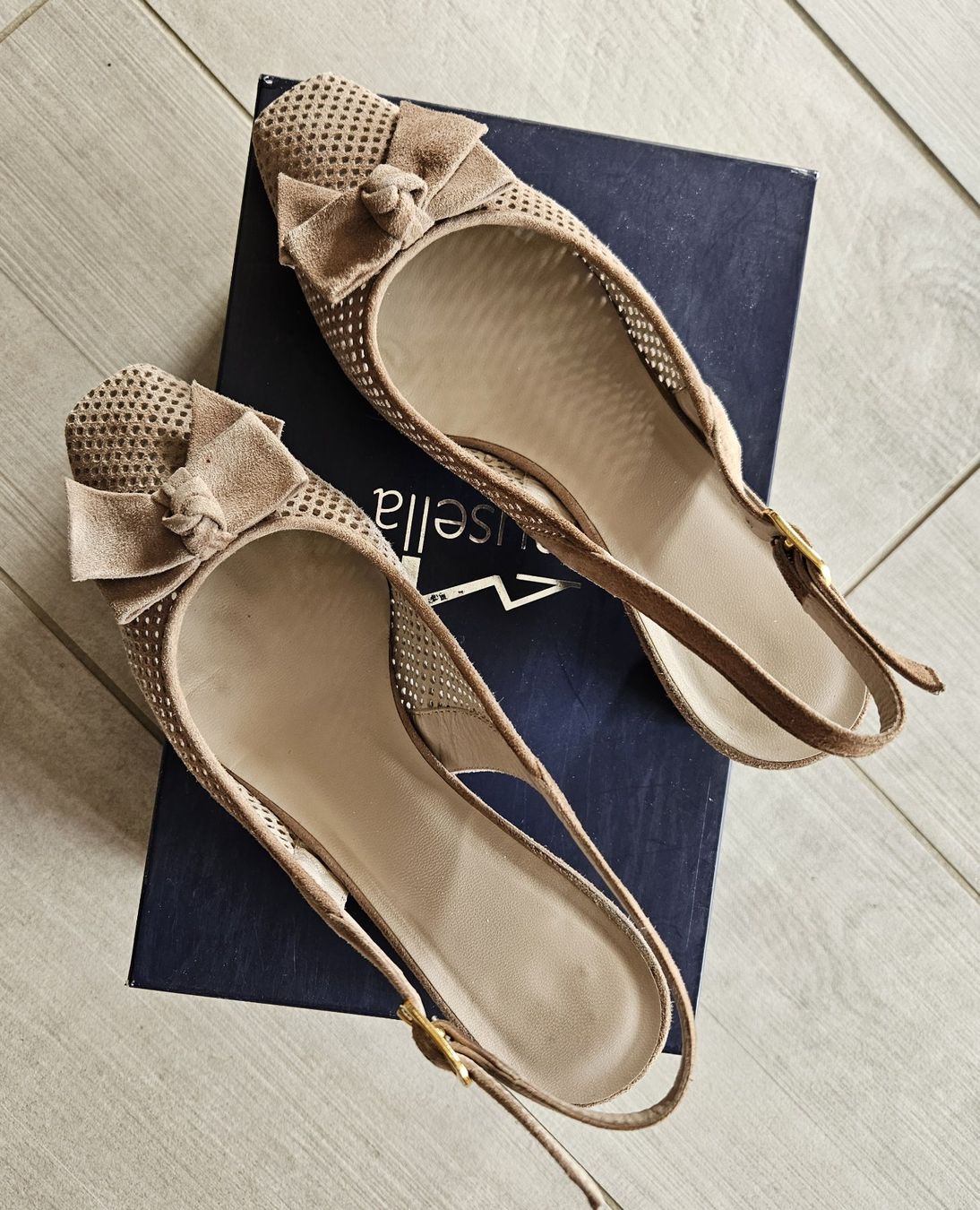 Scarpe da donna: Chaussures à lanières en daim – Usato da Tschugg venduto da Cob56 2