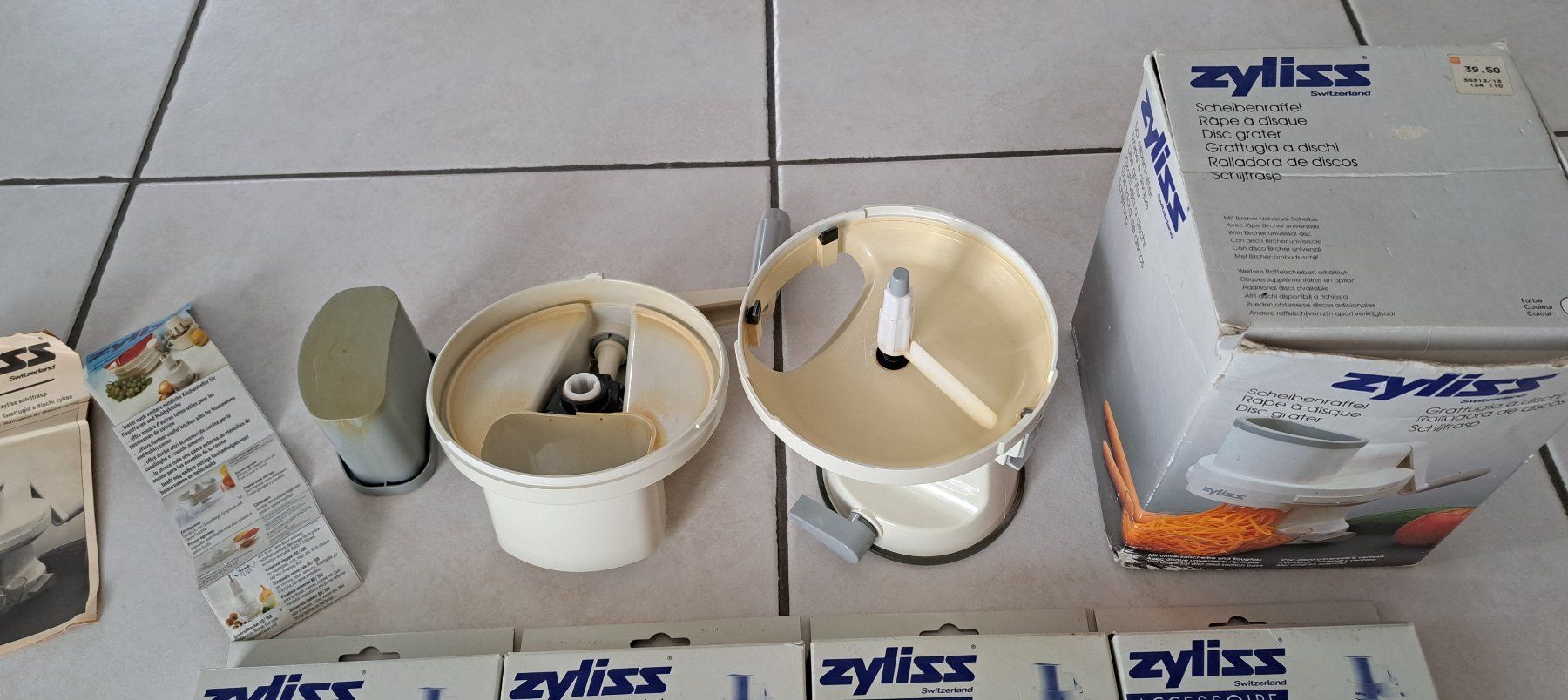 Zyliss Elettrodomestici da cucina: ***** Zyliss Scheibenraffel mit 4-Scheiben – Usato da Villaz-St-Pierre venduto da Ubid 3
