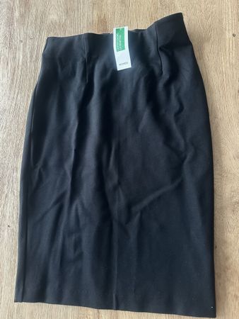 Schwarzer Bleistiftrock Gr. XS neu mit Etikett Büro elegant
