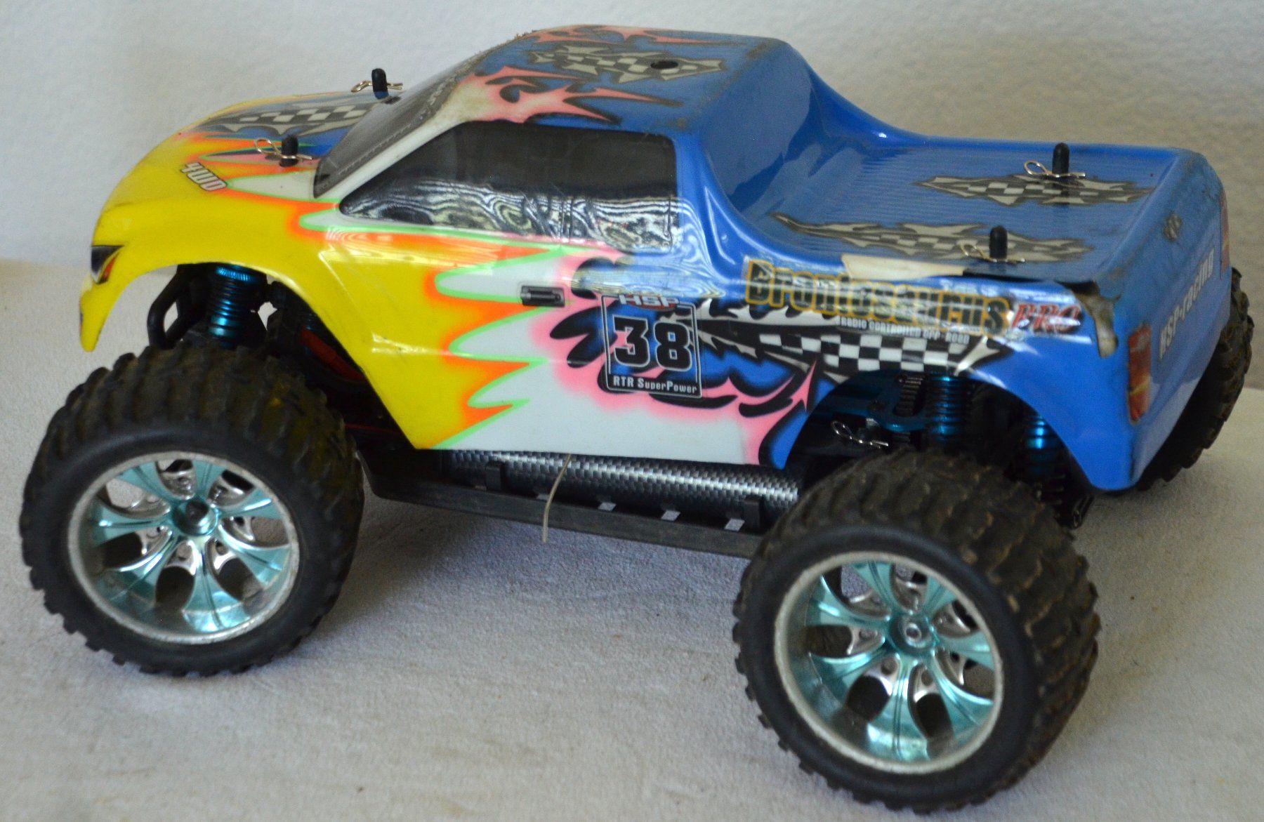 Modellismo RC: Brontosaurus Pro RC Monster Truck / voiture télécommandé – Usato da Collonges venduto da arashee 5
