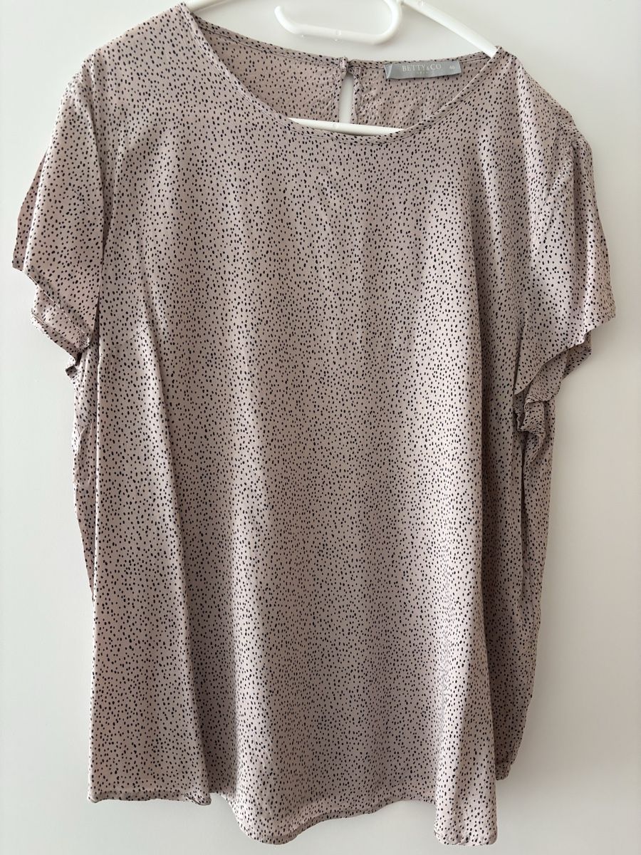 Camicette: Blusenshirt Gr. 46 Betty & Co hellrosa gemustert – Usato da Gwatt (Thun) venduto da Bioethanol01