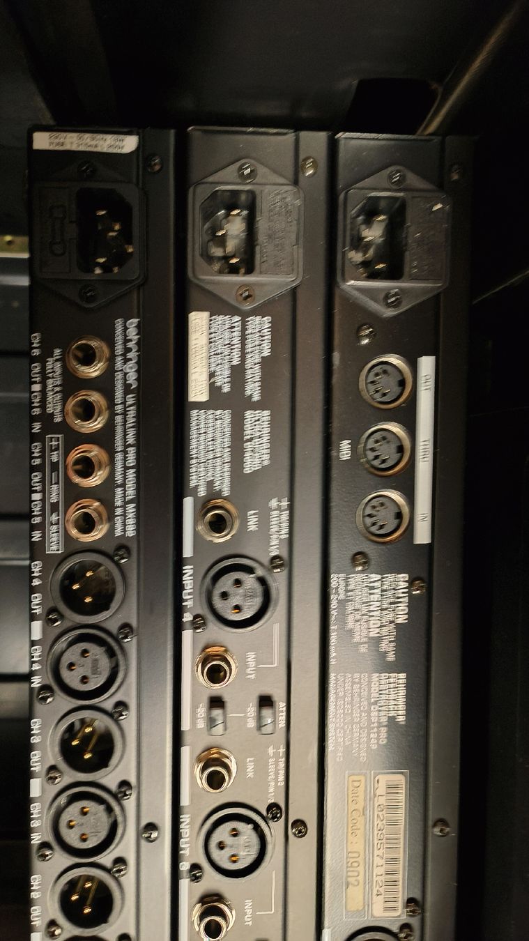 Equalizzatori: Audio Equipment Rack Behringer Sinmarc gebraucht – Usato da Bennwil venduto da Rock-Racer 7