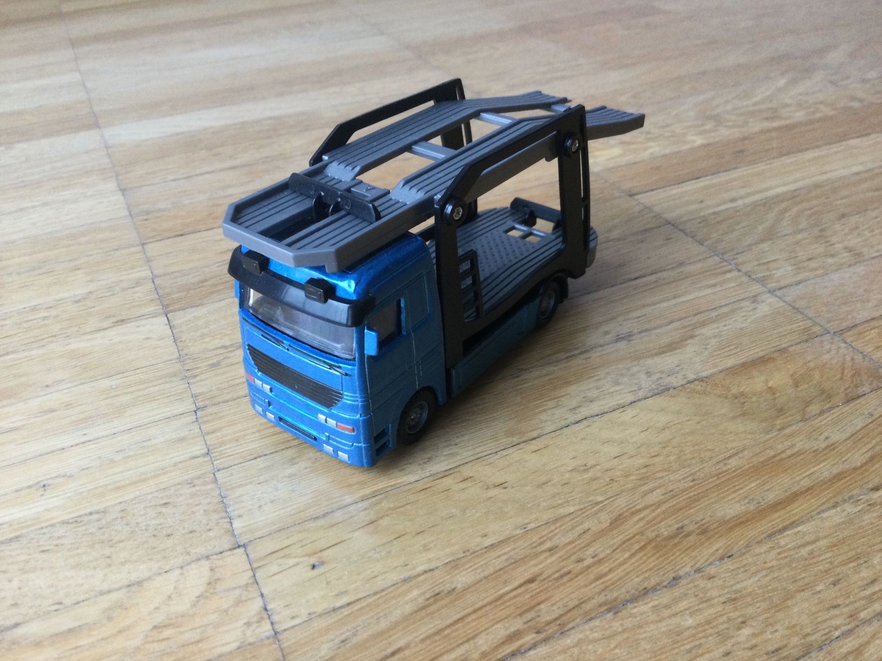 Spielzeuge: Blau Lastwagen Spielzeug – Gebraucht aus Zürich von ShadowVorlon