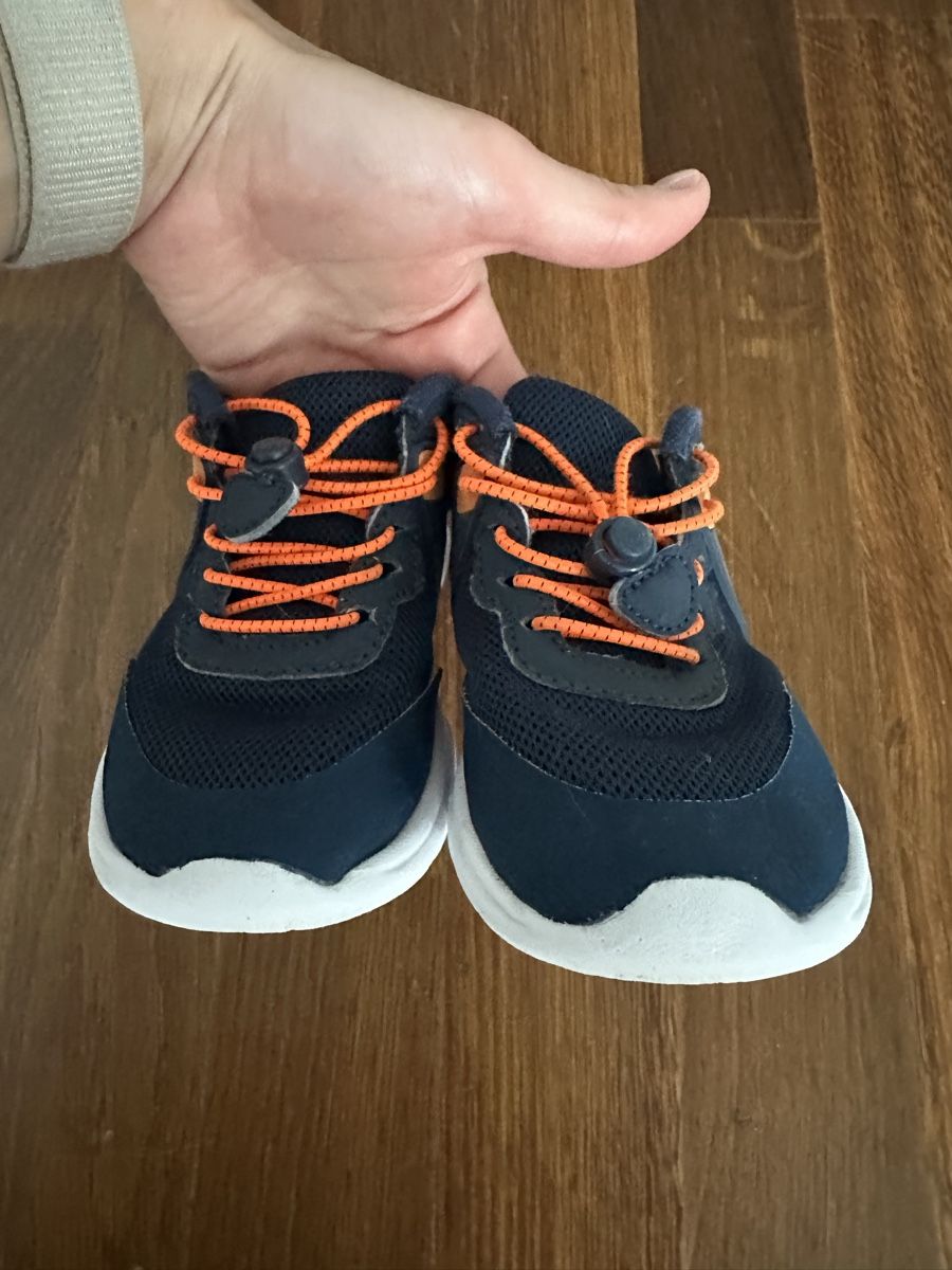 Scarpe per ragazzi: Schuhe Gr.28 Kiabi Sneakers – Usato da Dietikon venduto da mike.thorton 1