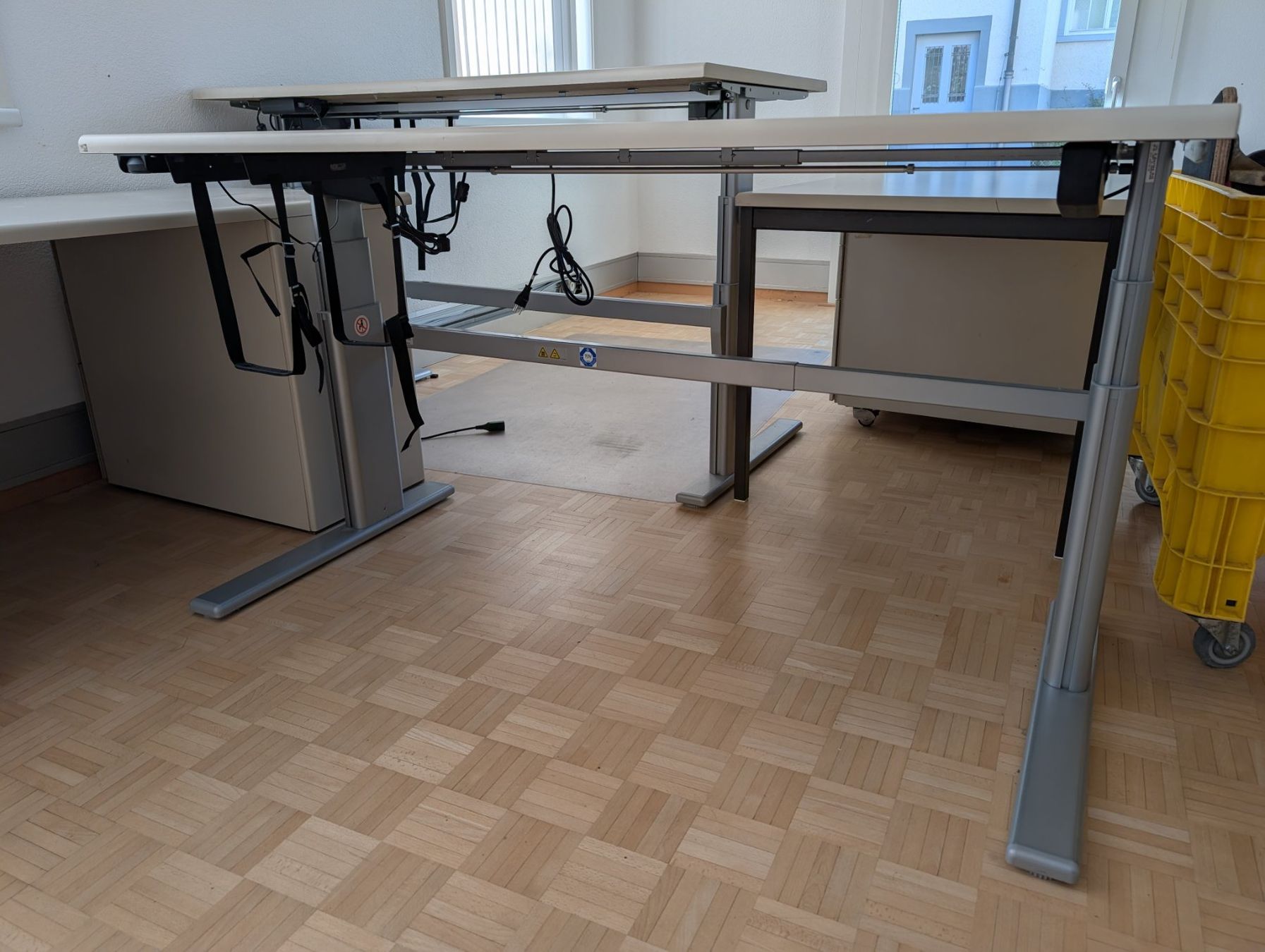 Scrivanie: Sitz-Steh-Bürotisch – Usato da Wil SG venduto da Yves_marion