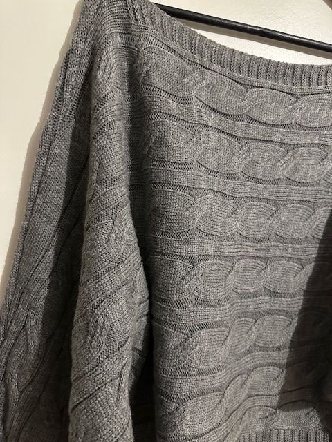 Pullover & Sweatshirts: Pull en tricot, torsades gris neuf Taille 46 – Neu und originalverpackt aus Lausanne von Magic1900 4