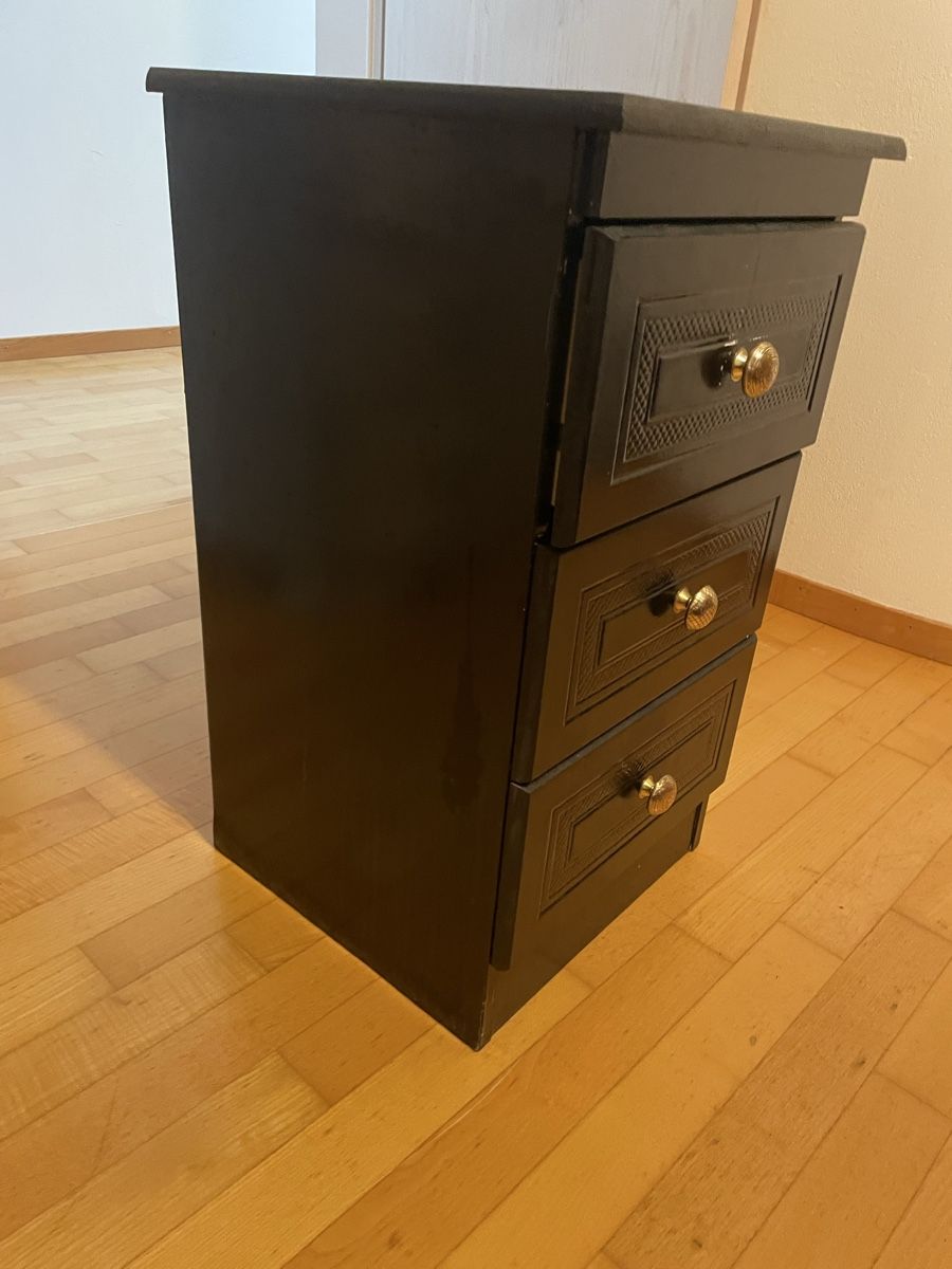 Comodini: Two bedside tables black 3 drawers used – Usato da Grüt (Gossau ZH) venduto da jwa_gx68 2