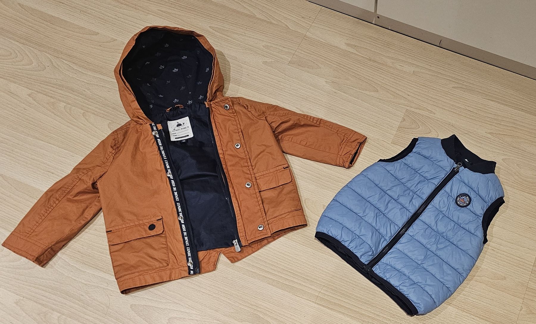 C&A Giacche & Cappotti: Kinderjacke mit integrierte Weste – Usato da Fehraltorf venduto da Sumin