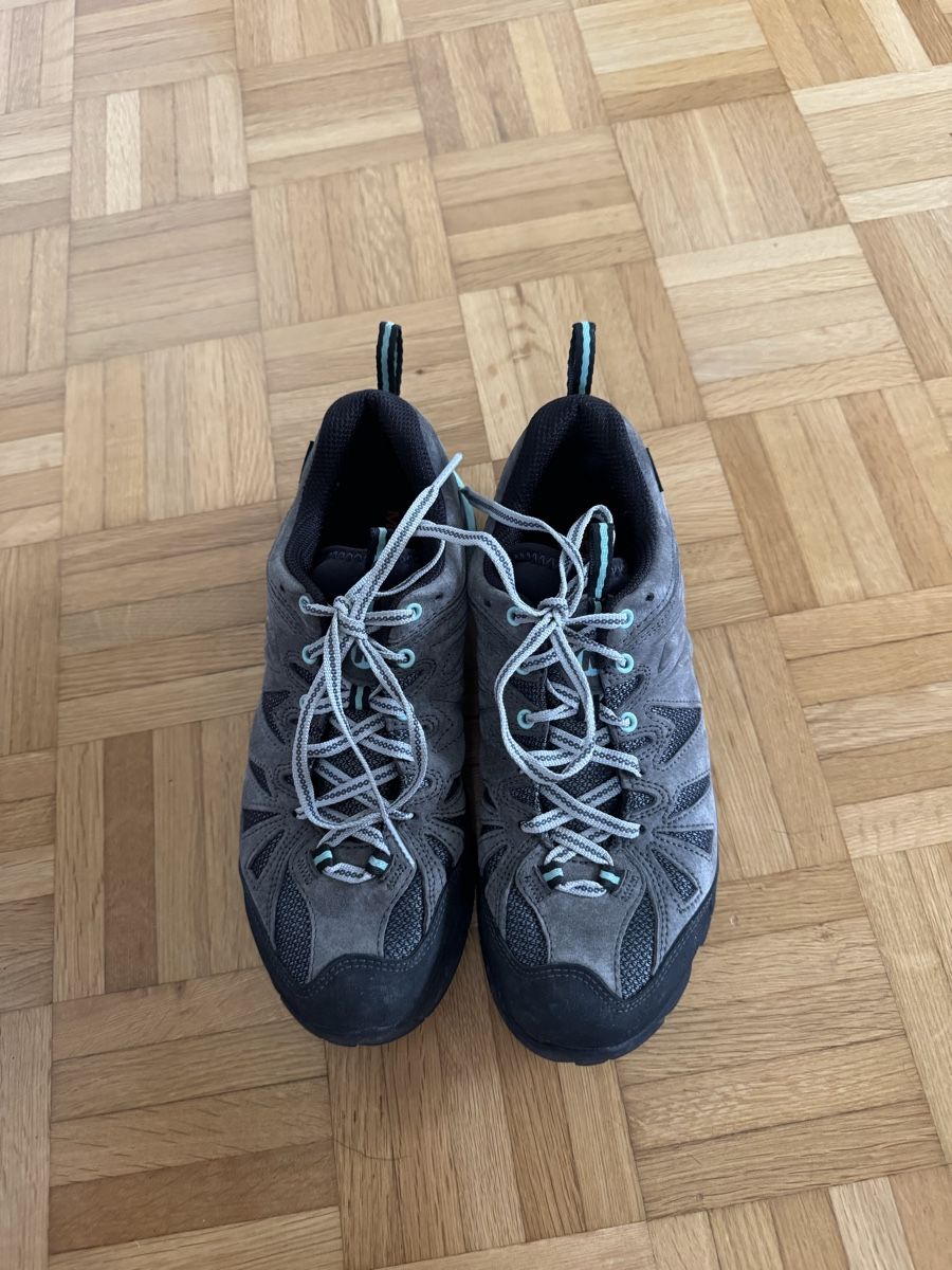 Merrell Scarpe da uomo: Wanderschuhe Merrell Herren  grau Grösse 40 wenig gebraucht – Usato da Zug venduto da doresina