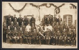 Foto-AK Obermiething, Gruppenbild der Fe