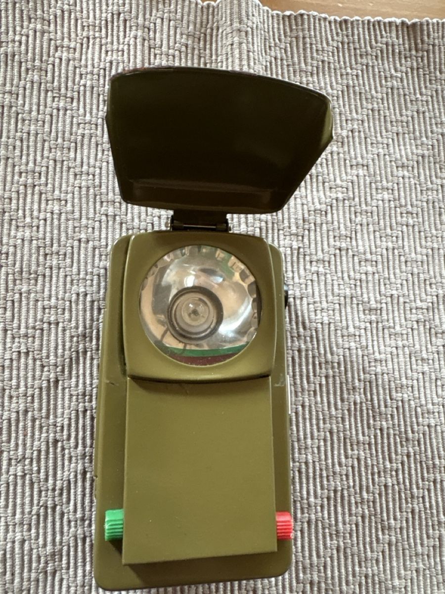 Lampade: Militär Taschentampe – Difettoso da Rümlang venduto da baselsale1