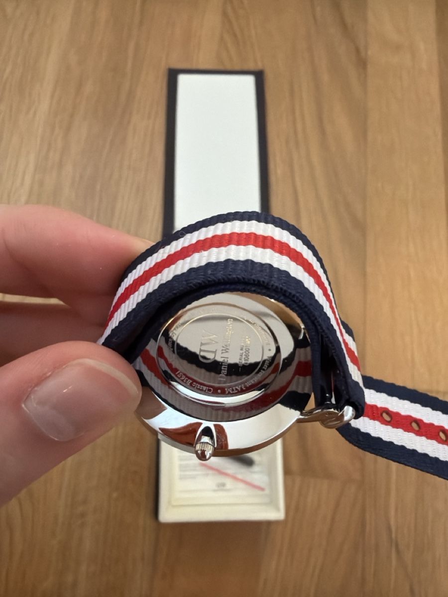 Daniel Wellington Orologi: Daniel Wellington Uhr Silber – Nuovo (secondo la descrizione) da Fribourg venduto da DayaneH. 3