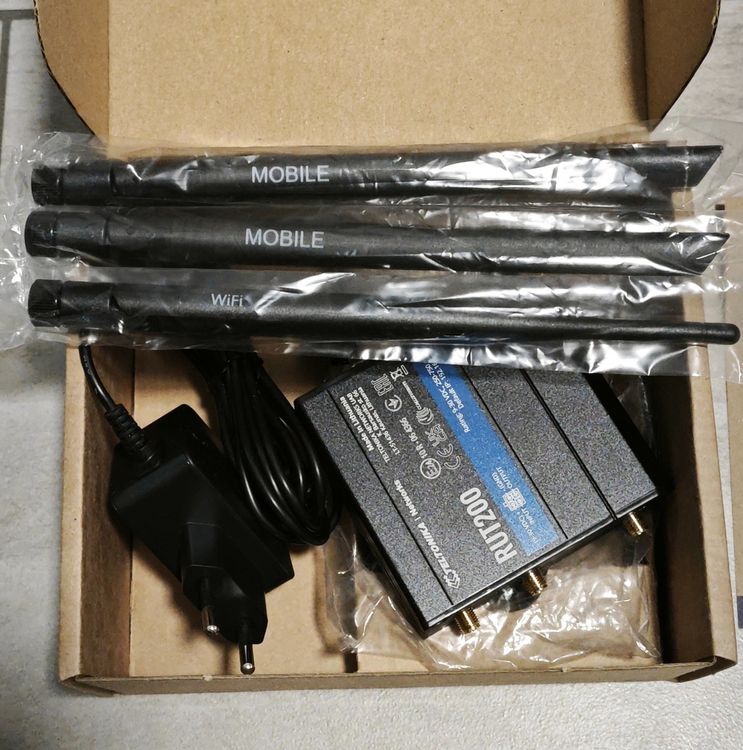 Teltonika Router 4G LTE - RUT200 + Mobile Roof SMA Antenna (Gebraucht ...