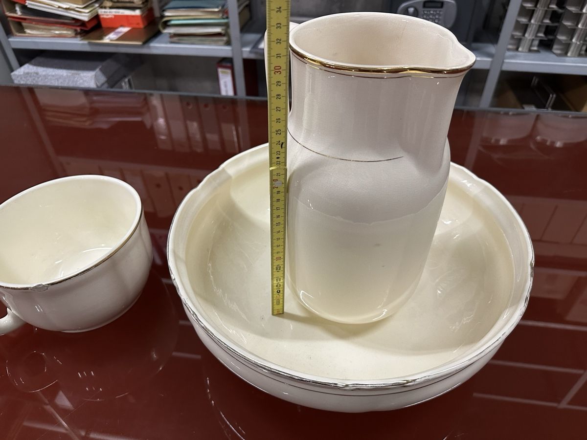 Villeroy & Boch Set di piatti: Waschset mit Kanne Villeroy&Poch – Usato da Chur venduto da Sim7000 1
