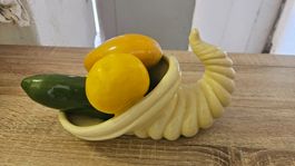 Riproduzione cornucopia in porcellana