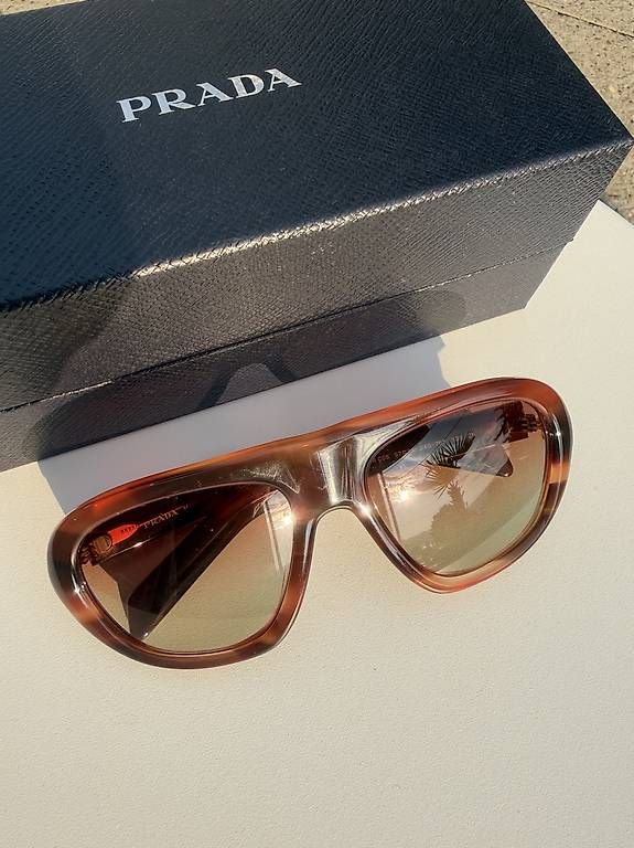 Lunettes & Verres: Prada Sonnenbrille, neu, Braun  – D'occasion à Erlenbach ZH par anj_pkn8