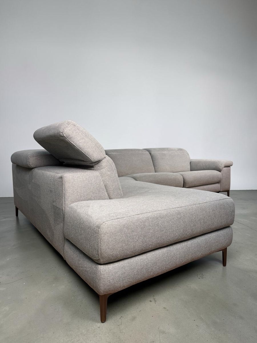 Sofas: Ecksofa aus hellgrauem Stoff mit elektrischer Relaxfunktion – Gebraucht aus Bachenbülach von Sofalab.swiss 1