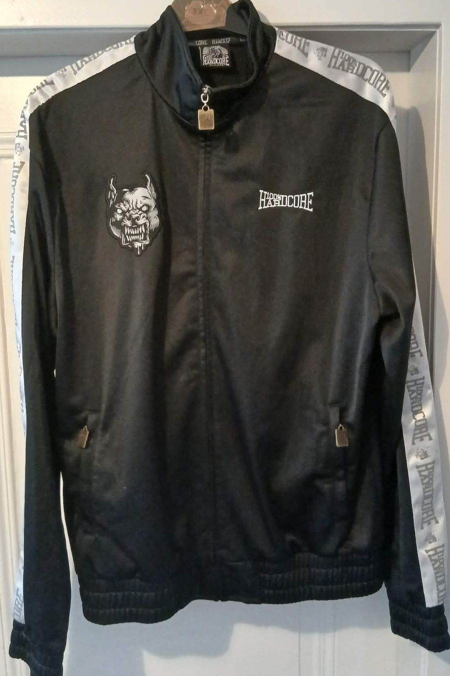 Giacche: 100% Hardcore Trainingsjacke Black • Pitbull / Gabber – Usato da Basel venduto da meh_cm2k