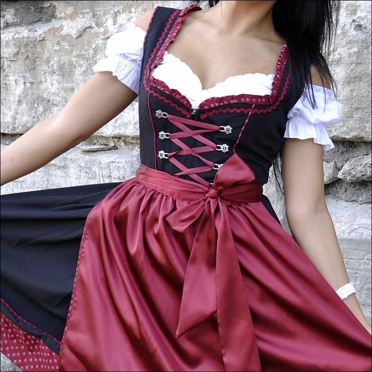 Dirndl in schwarz weinrot und Grösse 38 Kaufen auf Ricardo