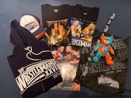 WWE Wrestlemania 28 Fan Package