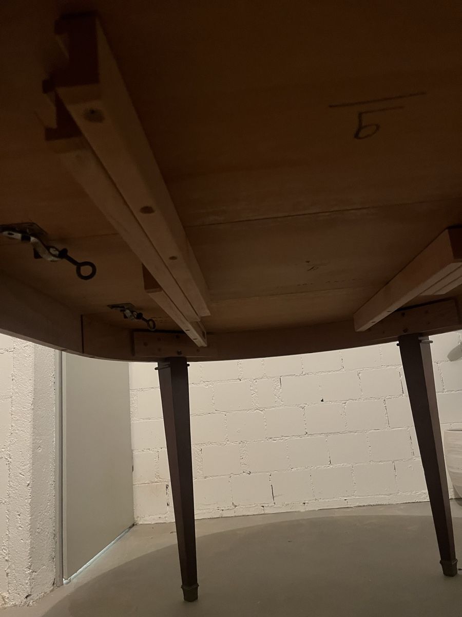 Tische: Mahagoni-Esstisch mit Verlängerung – Gebraucht aus Zürich von jor_7b9g 3