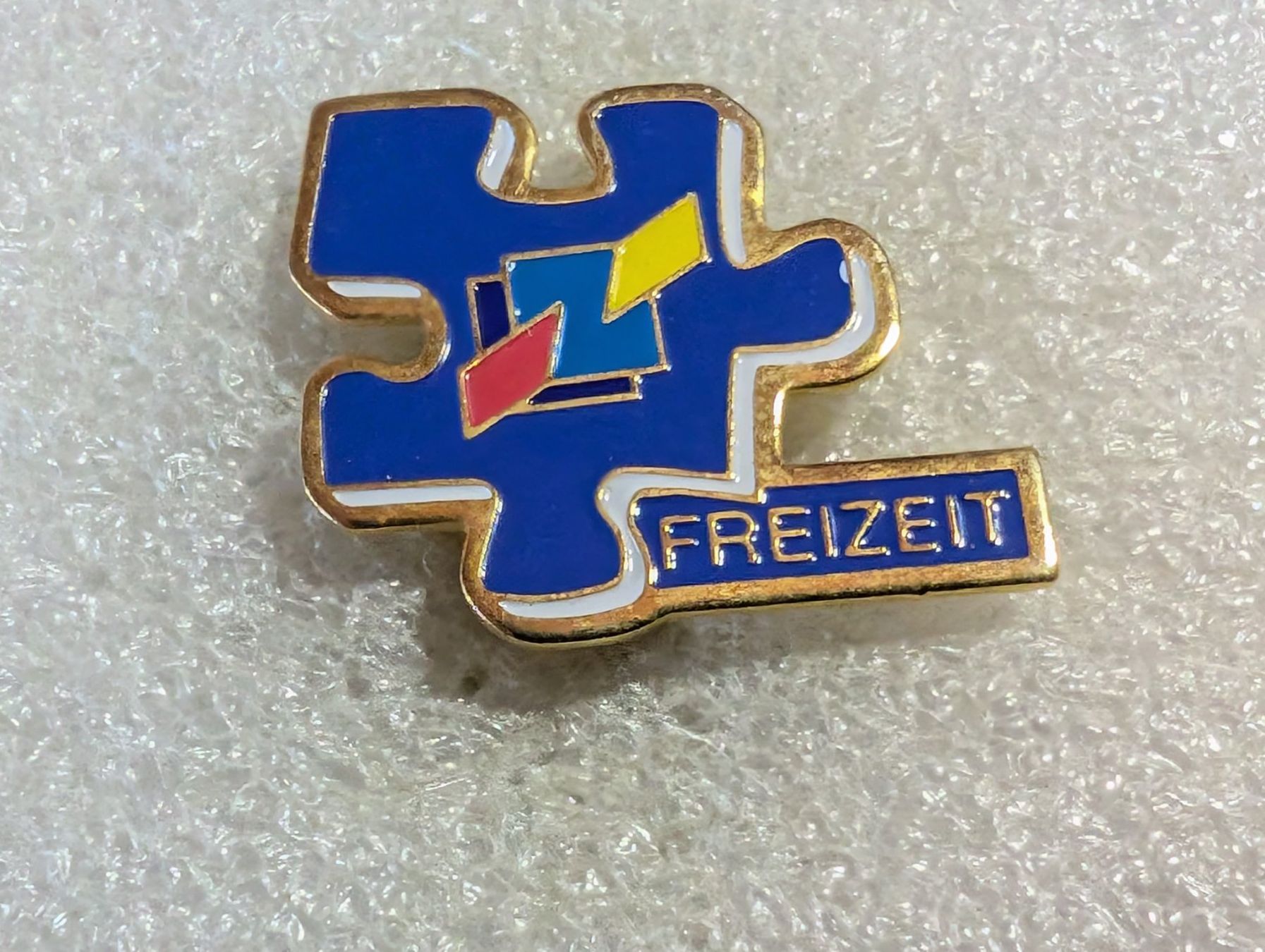 Placchette & Badge: Ansteckpin 99: Freizeit – Usato da Oppligen venduto da Pin-Fall-Shop