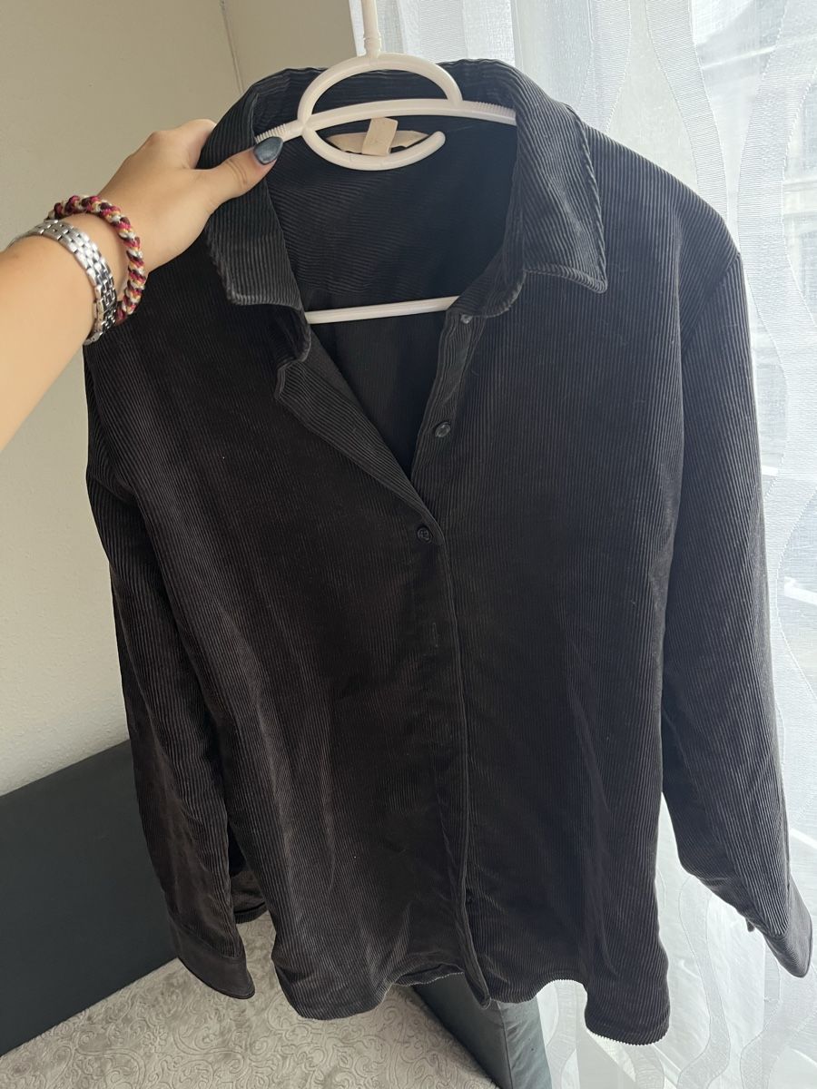 H&M Chemises: Chemise velours  – Neuf (Voir description) à Genève par soraia.simao