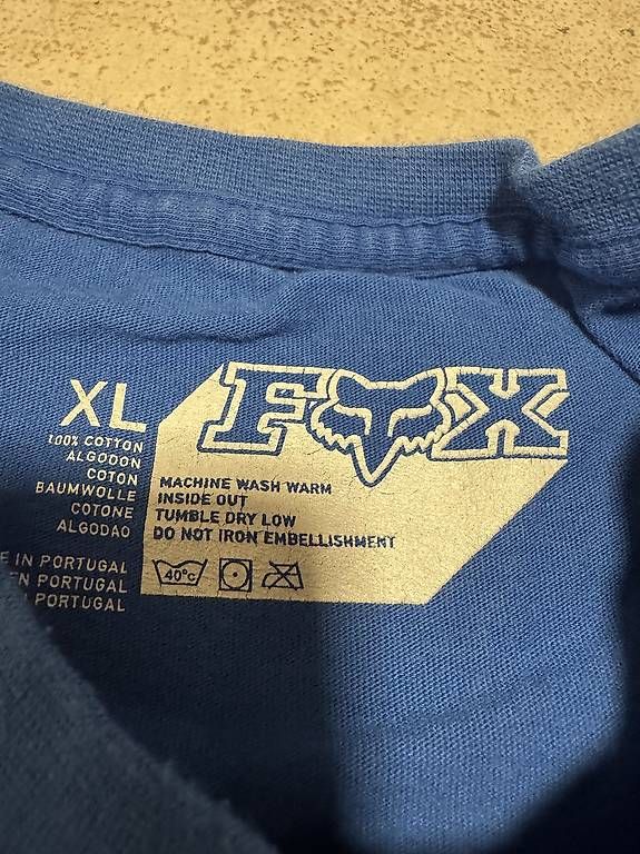 Fox T-shirt: Fox T-Shirt Blau XL – Nuovo (secondo la descrizione) da Thierachern venduto da pelati86 1