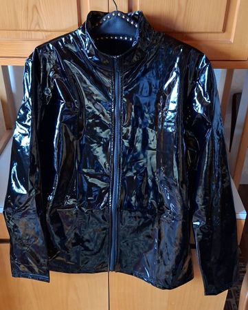 Schwarze Lackjacke, Grösse M neuwertig für den Frühling! Neu