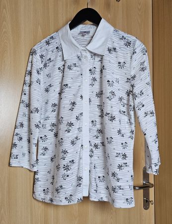 neuwertiges Sommeroberteil / Bluse Grösse 42