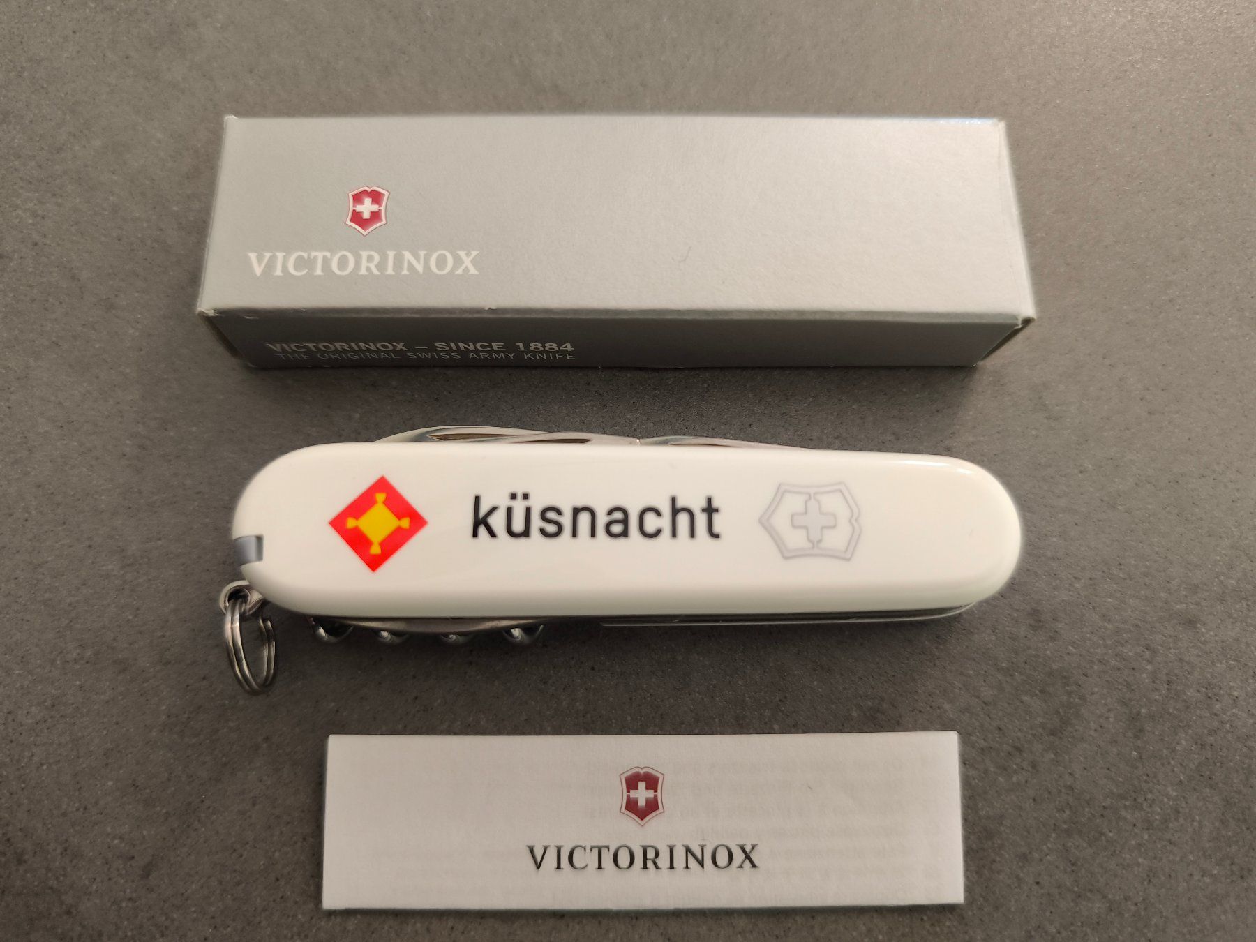 Victorinox Couteaux de poche: Victorinox Taschenmesser – Neuf avec emballage d'origine à Zürich par Bluemex