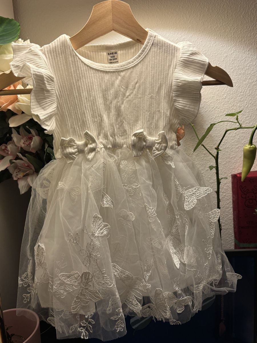Vestiti & Gonne: Baby white dress – Nuovo (secondo la descrizione) da Confignon venduto da Second_Hand_Ch