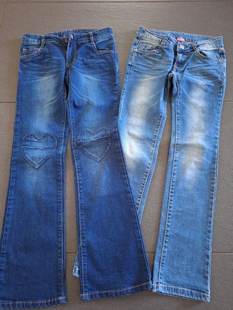 2 Mädchen Jeans Migros Kids Gr. 140